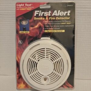 First Alert Smoke Detector Flashlight test Kitchen 5‎ year Alarm Life NIP